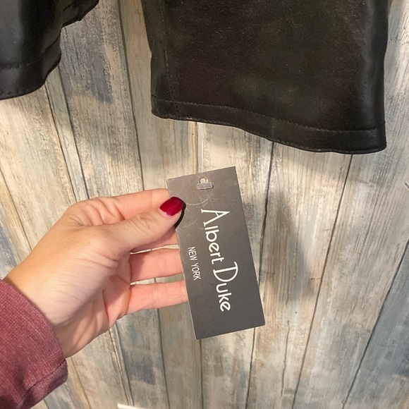 NWT Vintage Albert Duke Women’s 100% Leather Fur Lined Button Up Jacket | Large - Picture 8 of 9